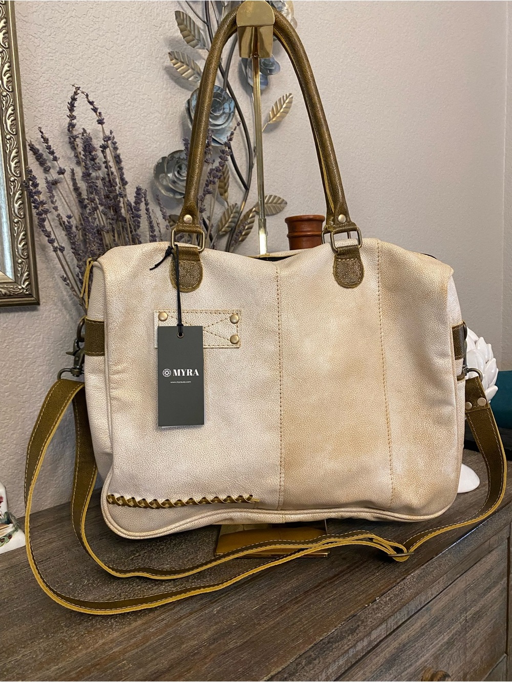 NWT MYRA SUMMIT LINE LEATHER LAPTOP BAG IN DESERT CREAM